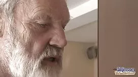 Sexy, accarezzando t ...