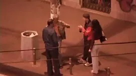 Un uomo ha dato a un ...