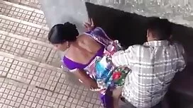 Un uomo in pornocasa ...