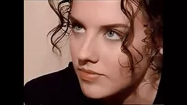 La ragazza con un ca ...