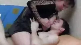 Lui, una ragazza al  ...
