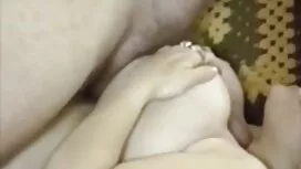 Dita di capra mentre ...
