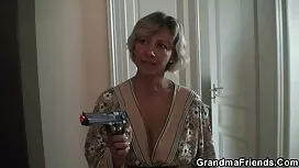 La ragazza video por ...